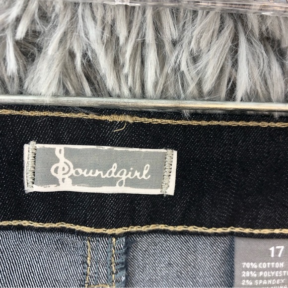 Soundgirl Shorts Womens Size 17 NWT Dark Blue Cuffed Hem - Picture 4 of 13